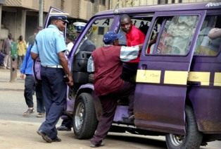 kenya-traffic-police_0